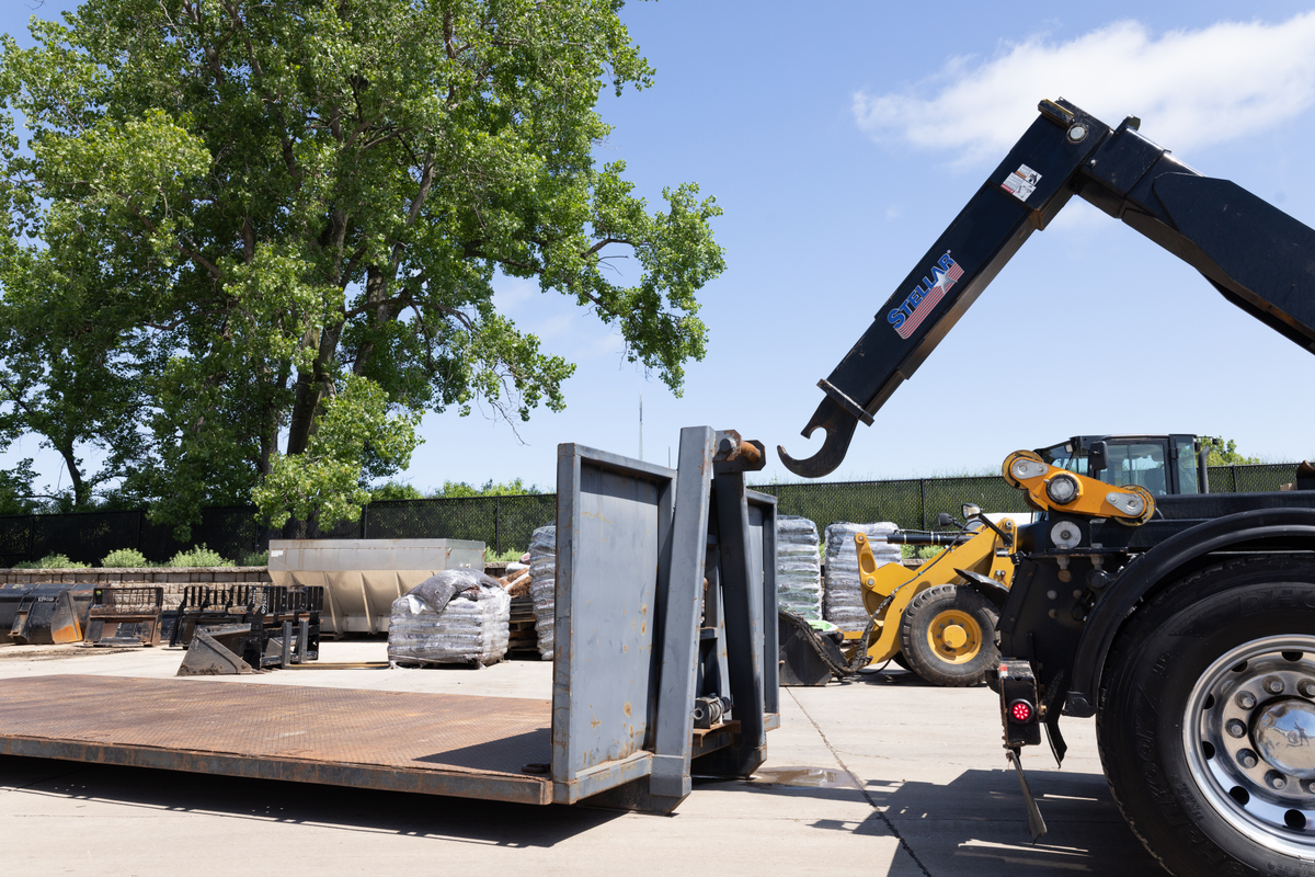 Slider50 hooklift with flatbed