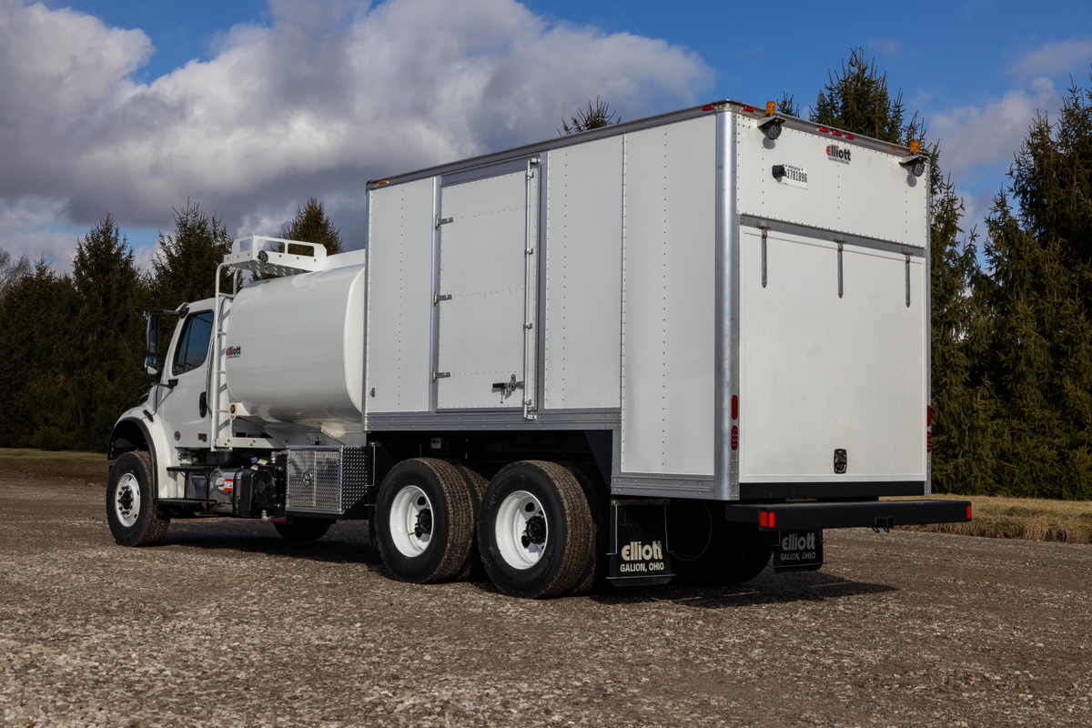Stellar tandem-axle fuel and lube truck