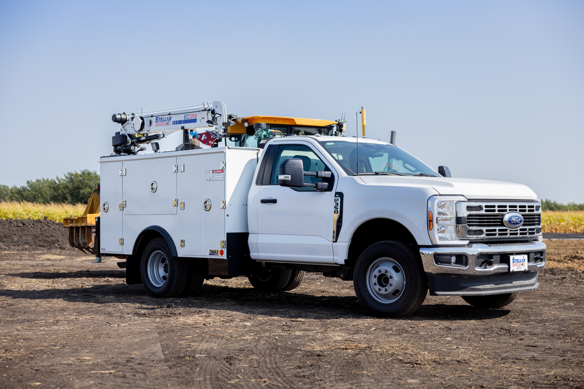 TMAX 16K with EC3200 electric crane