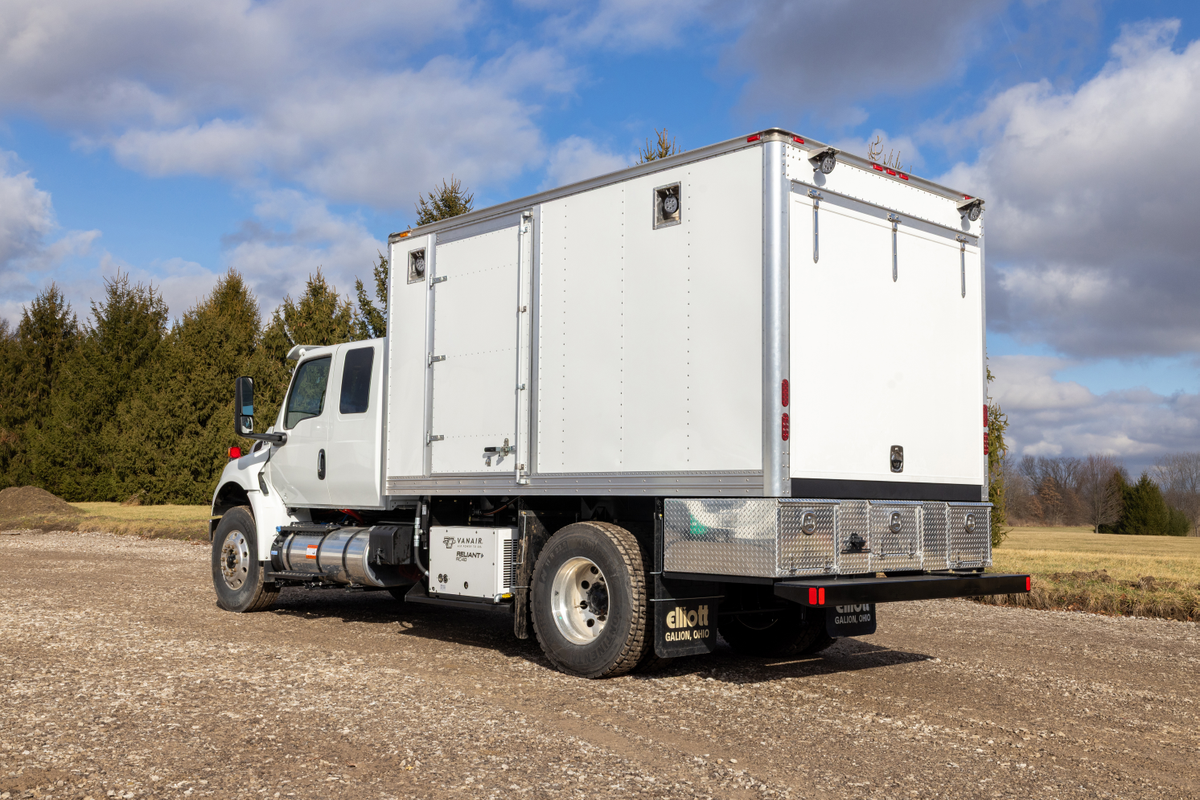 Single-axle Stellar lube truck