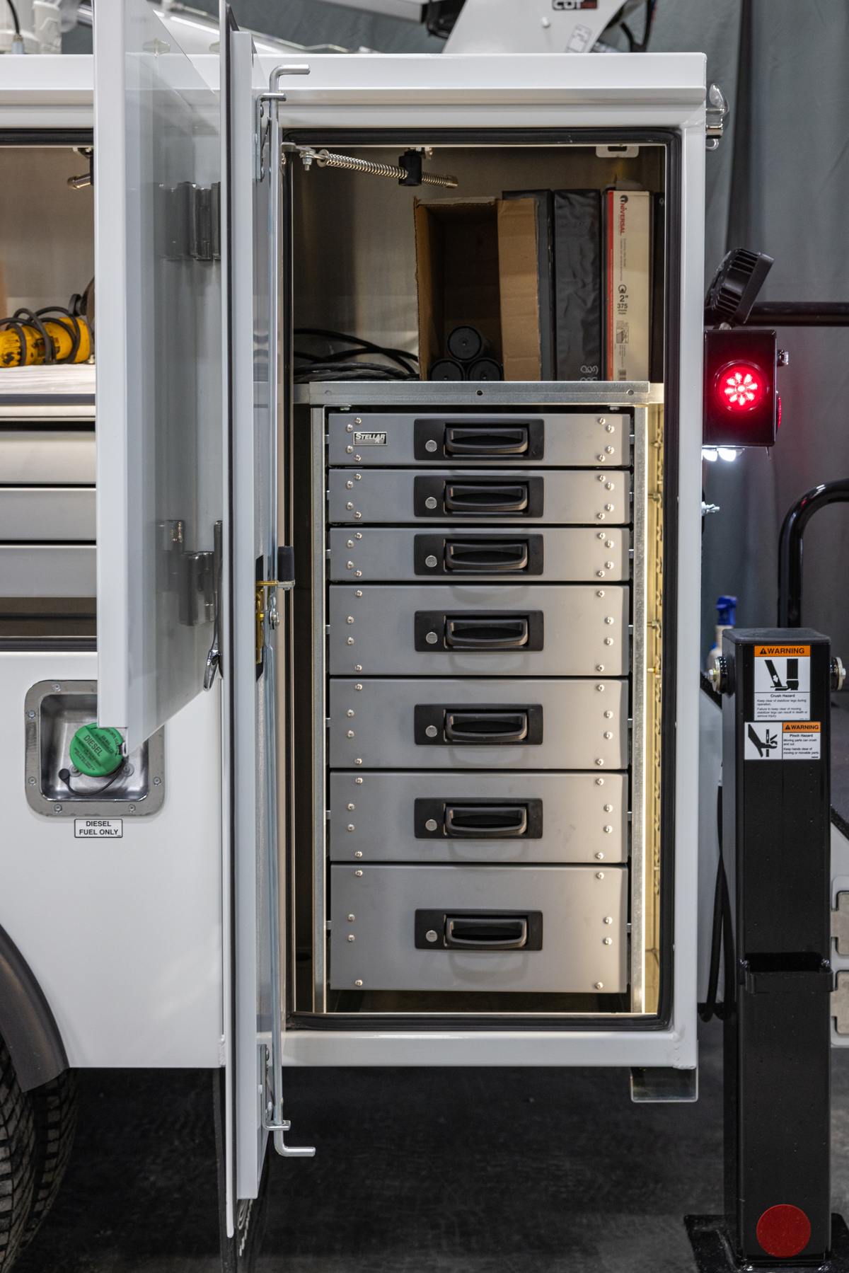 TMAX 1 bale-style drawer handles