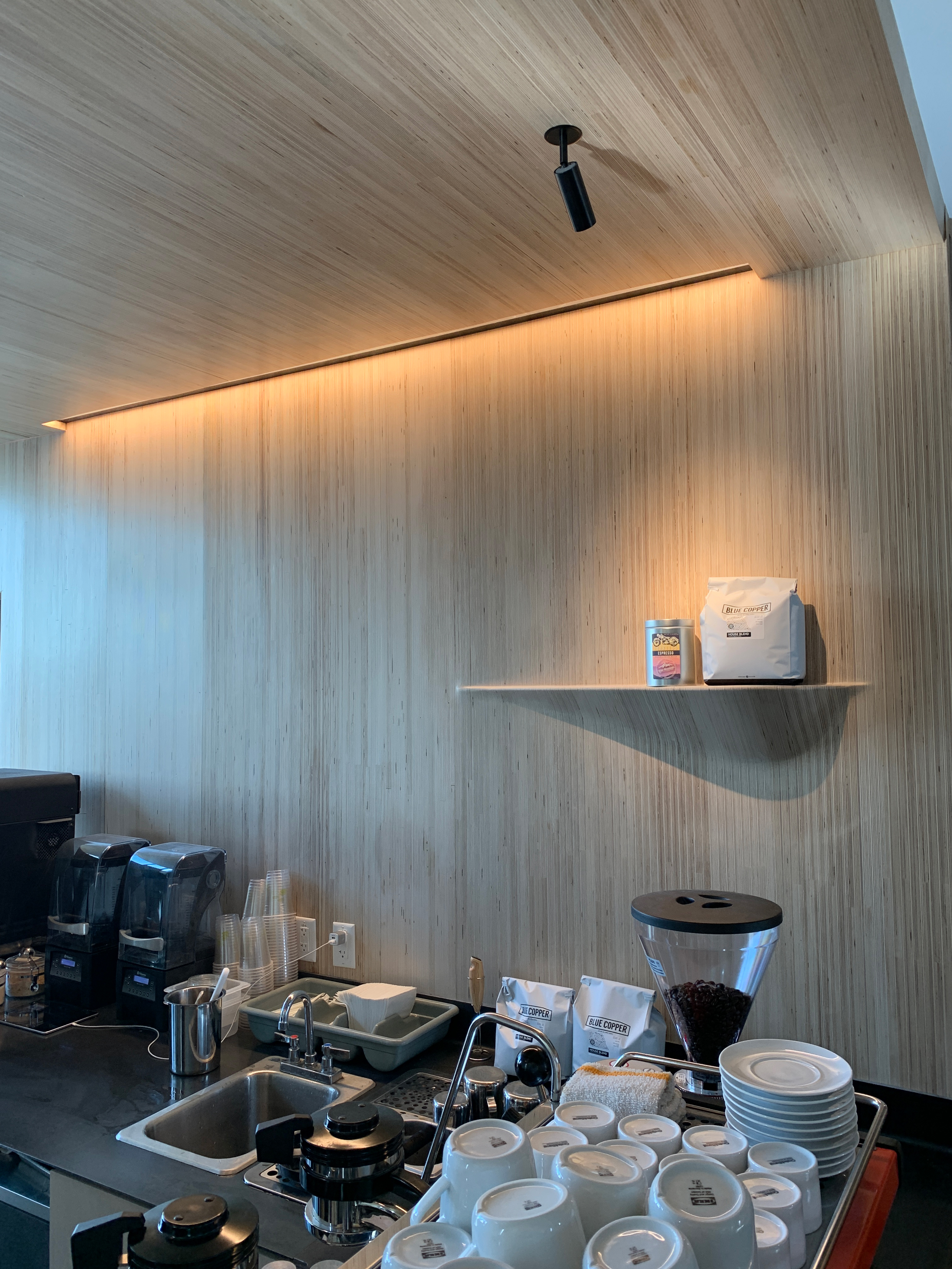 Vanishing Point Tubo Small Millwork