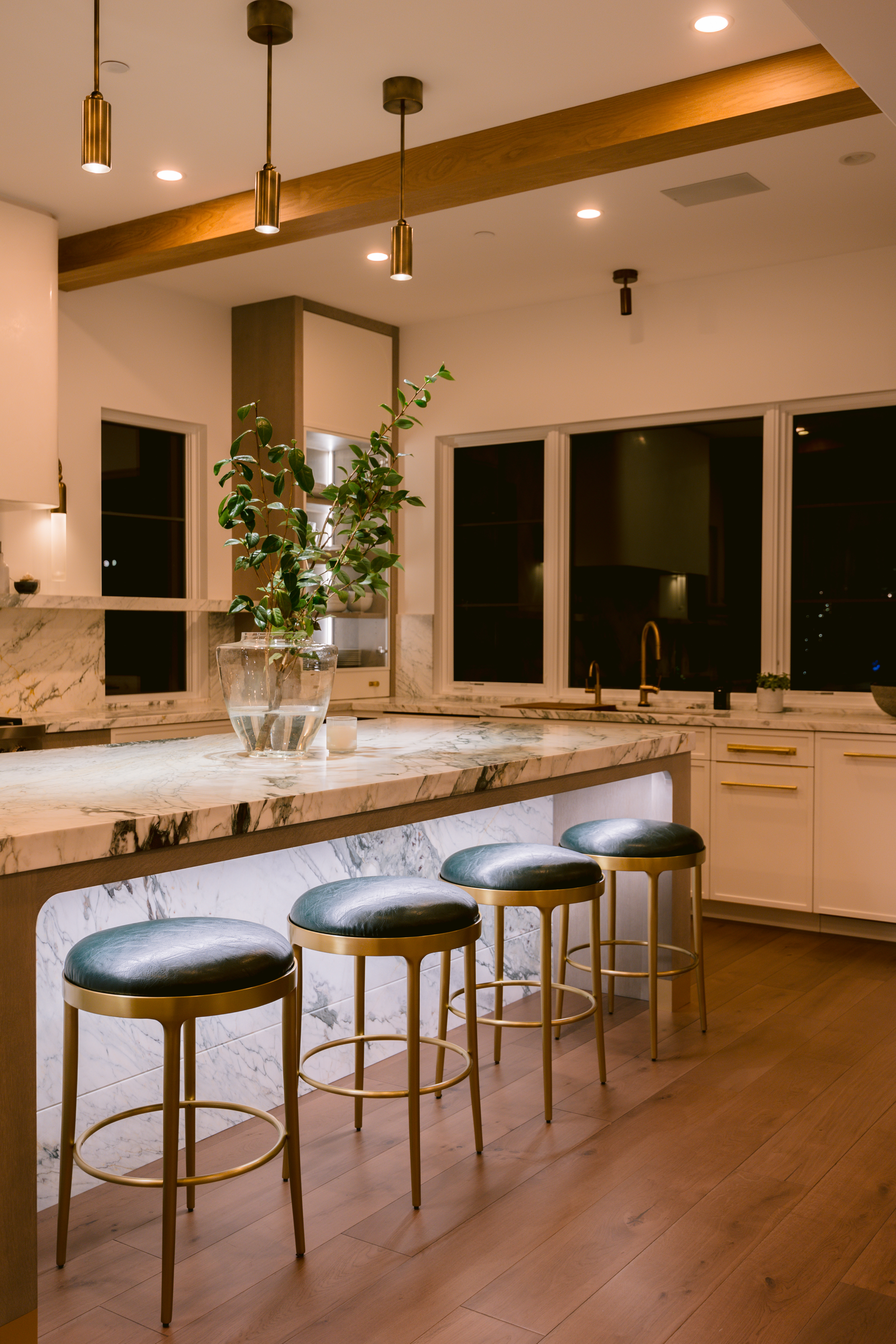 Pure Smart TruColor&trade; RGBTW B11 WI-FI Enabled Smart Lamp