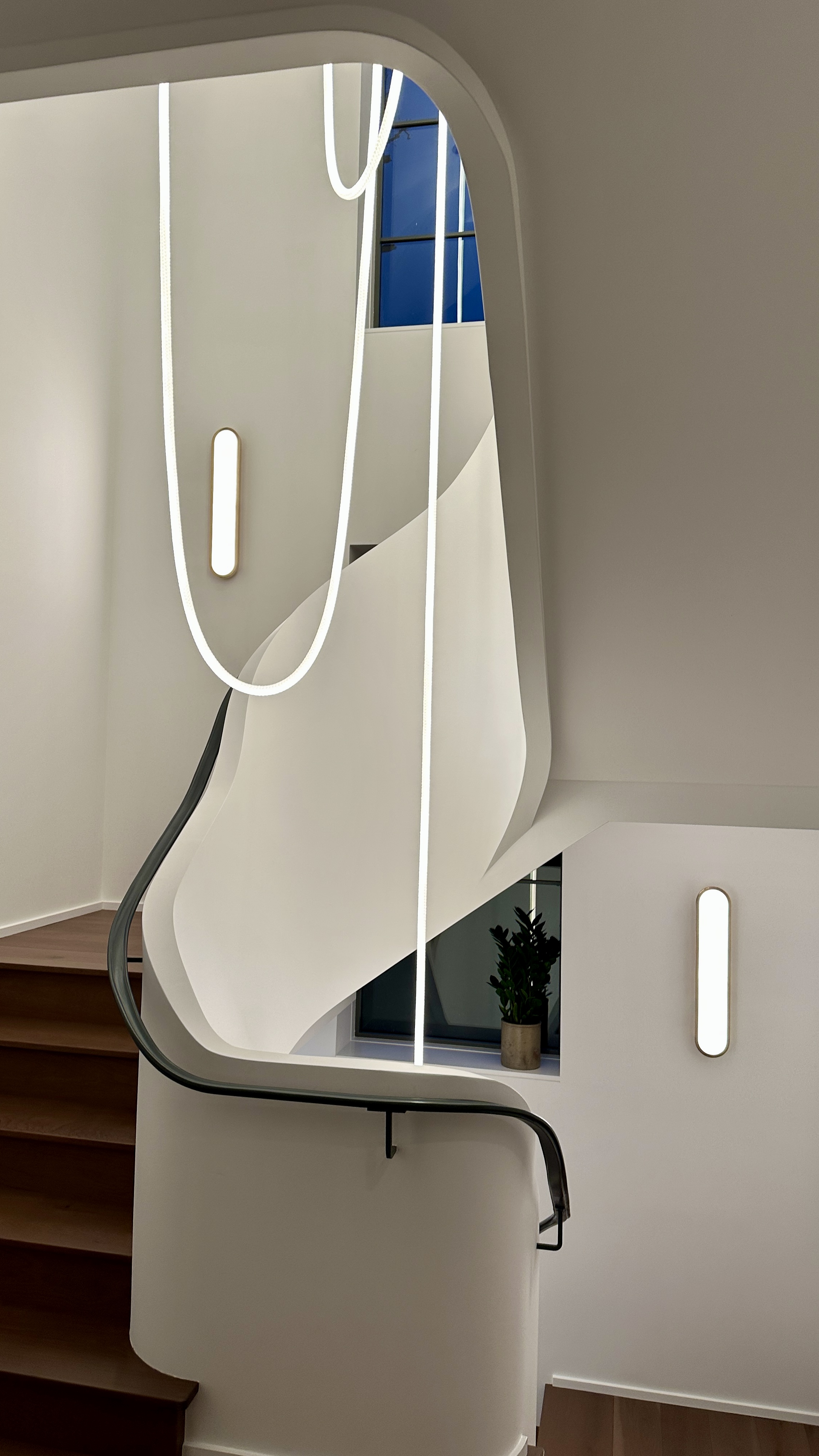 Trapeze 360 MIYO 24VDC, Static White, Warm Dim & TruColor Tunable White - Click to Enlarge