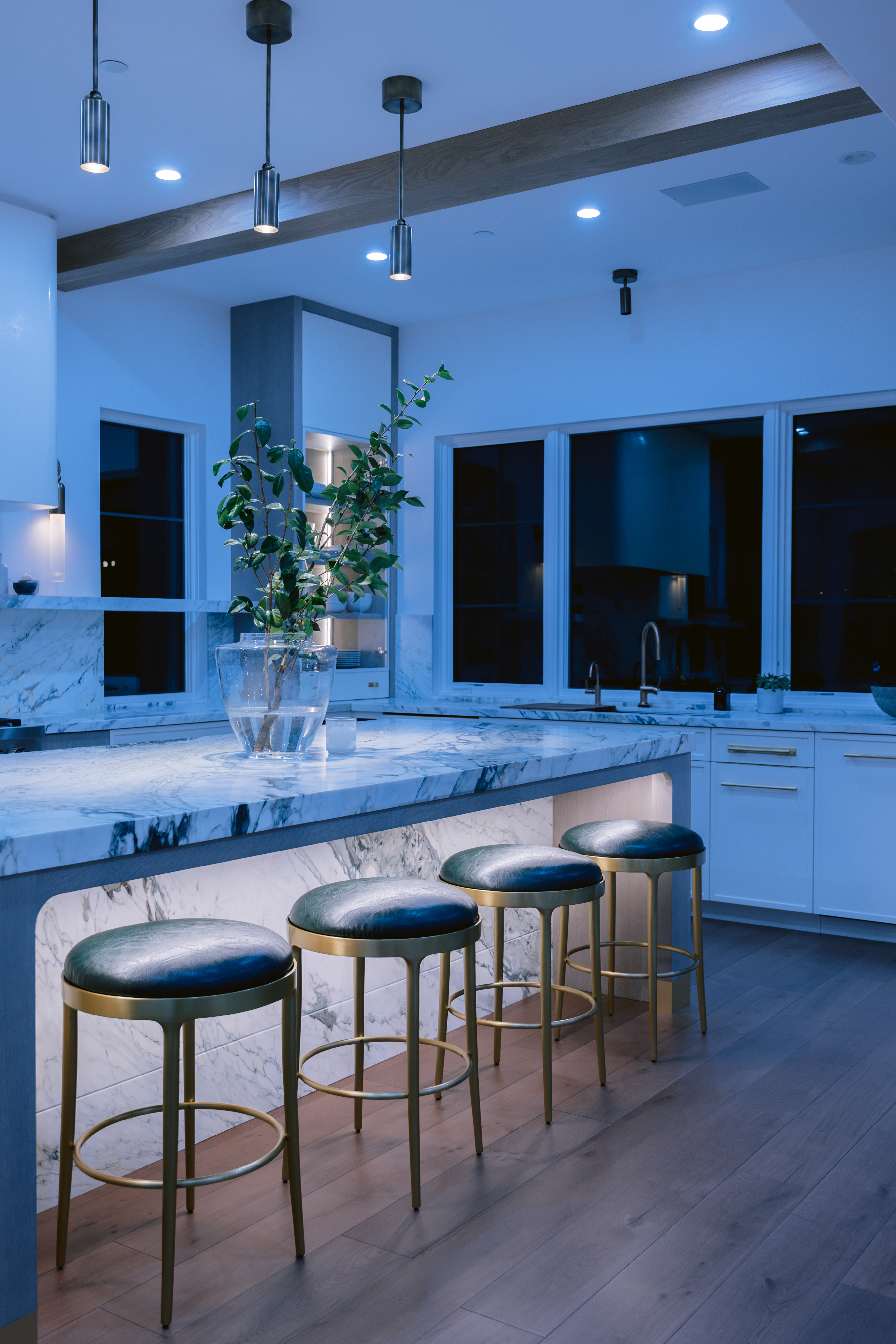 Pure Smart TruColor&trade; RGBTW B11 WI-FI Enabled Smart Lamp