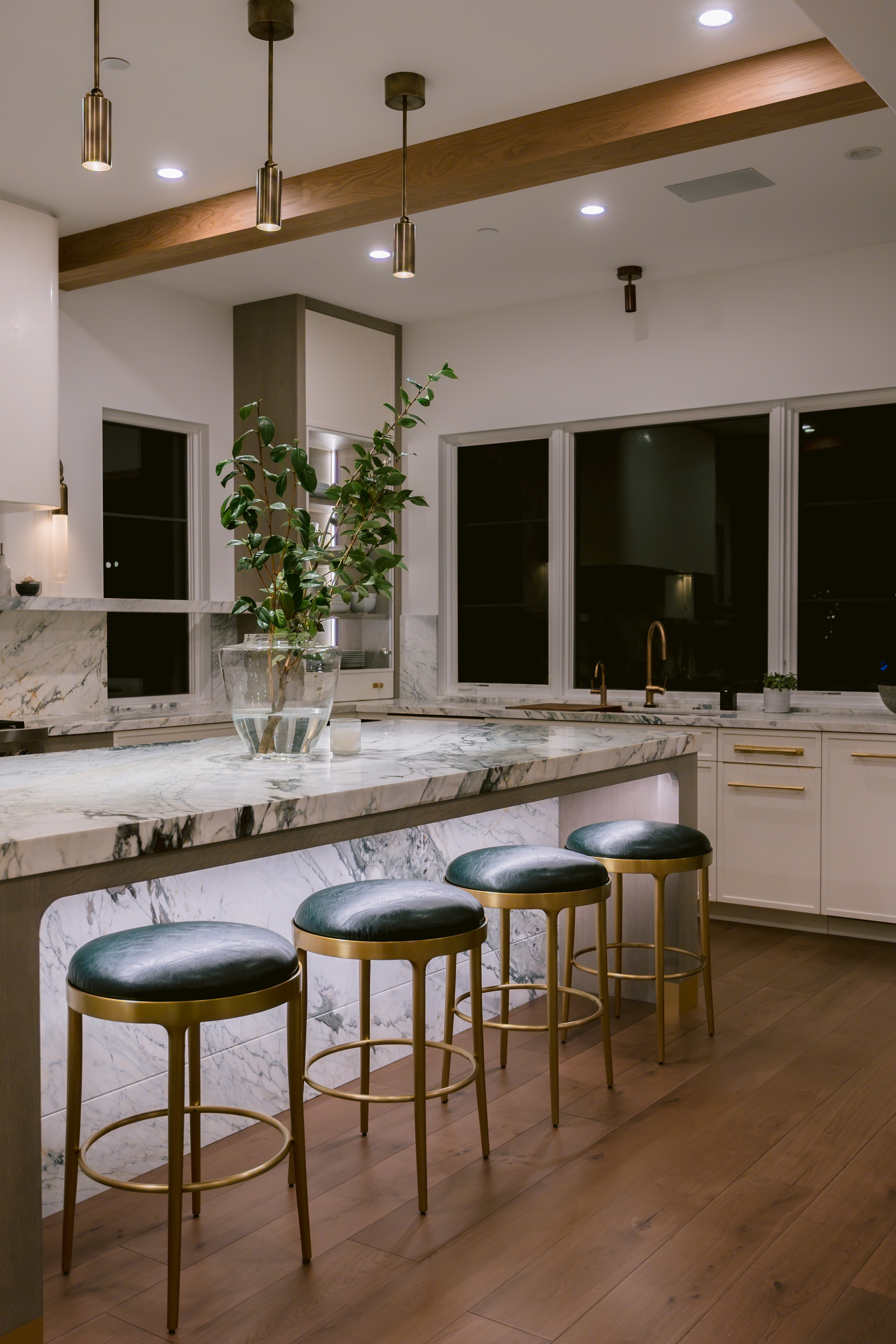 Pure Smart TruColor&trade; RGBTW B11 WI-FI Enabled Smart Lamp