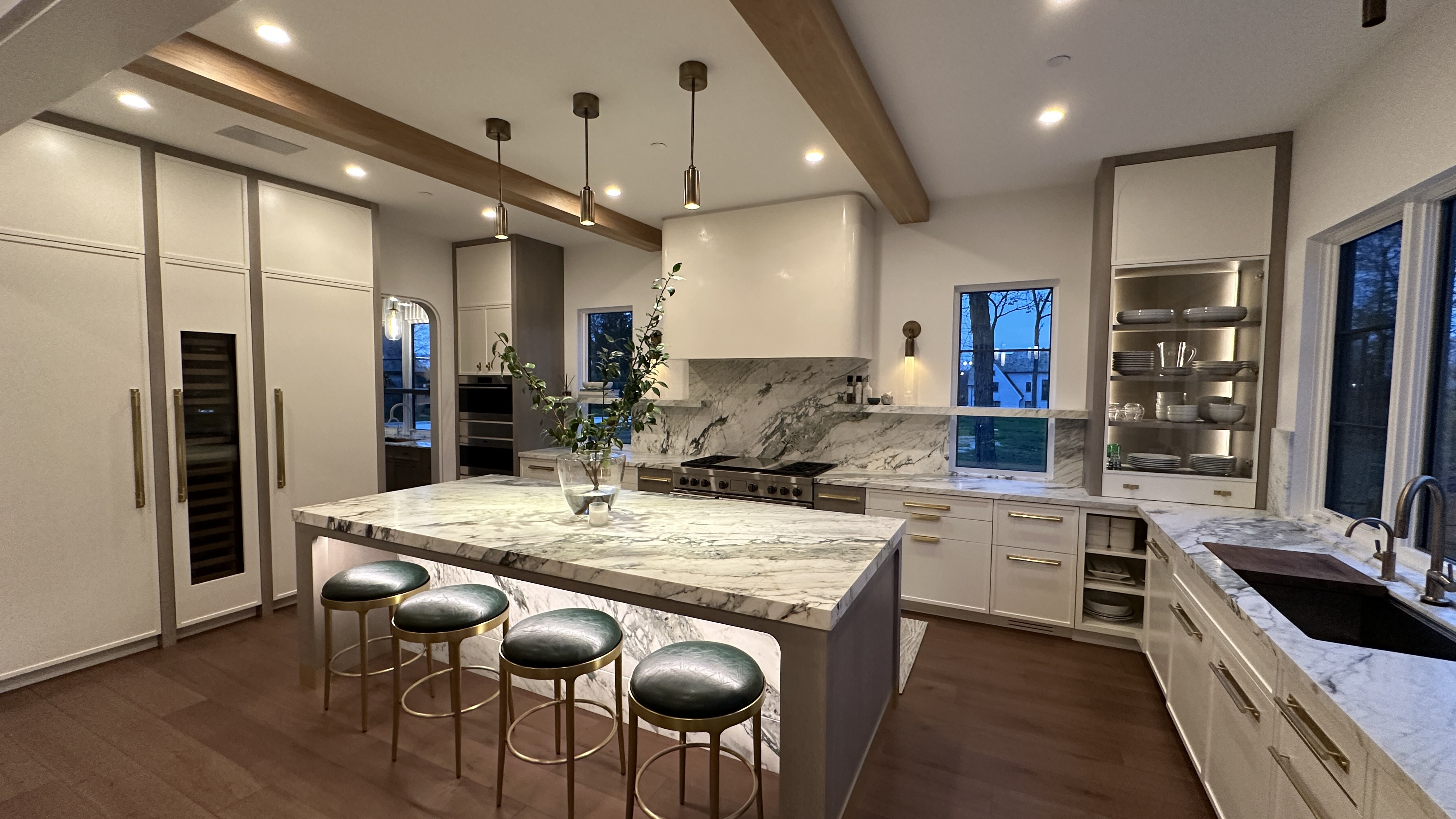 Flex Neon UDF7 Bends Up/Down 0.7" Flat Lens 24VDC Indoor / Outdoor TruColor&trade; RGBTW