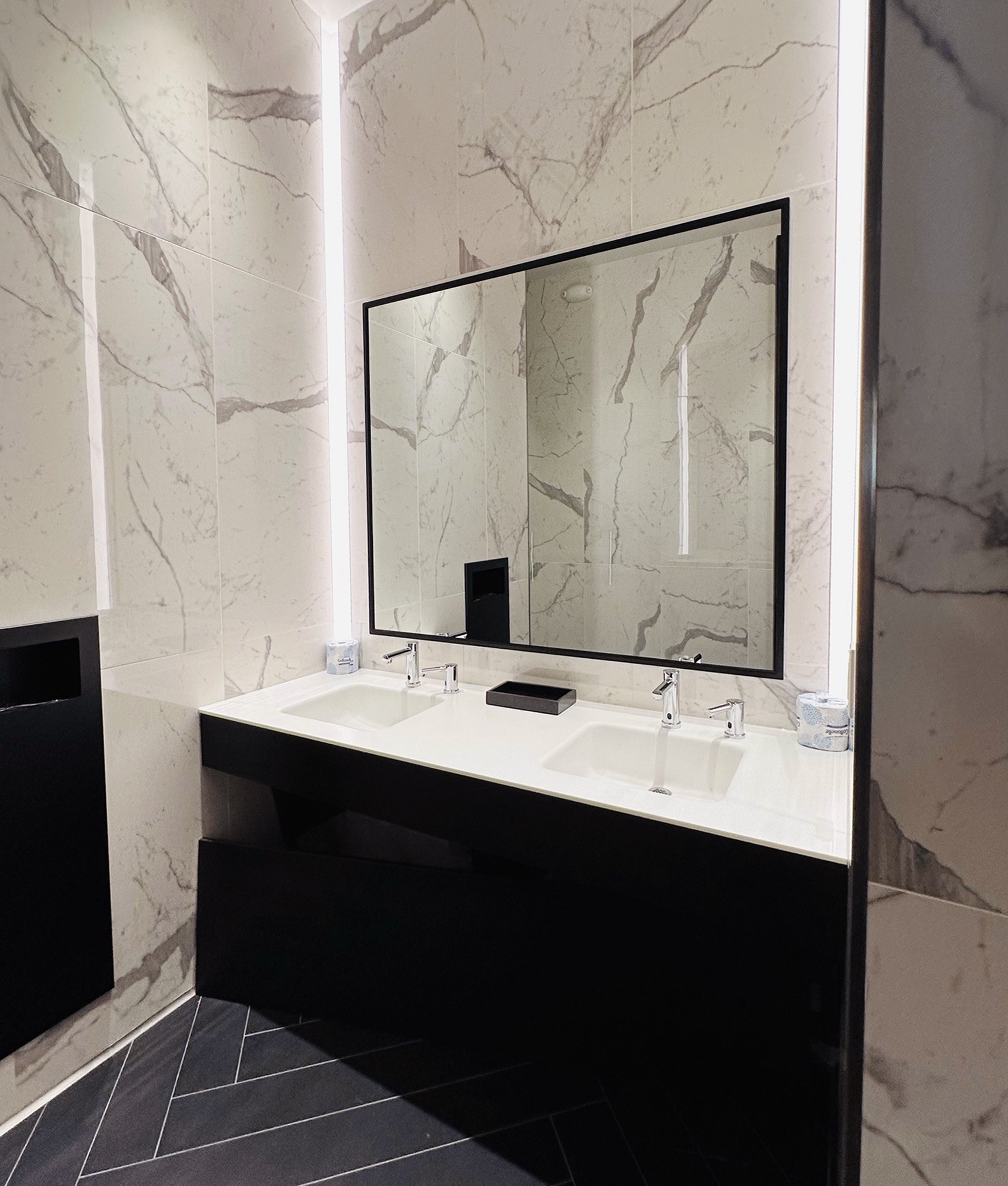 Verge Corner, 24VDC Plaster-In LED System