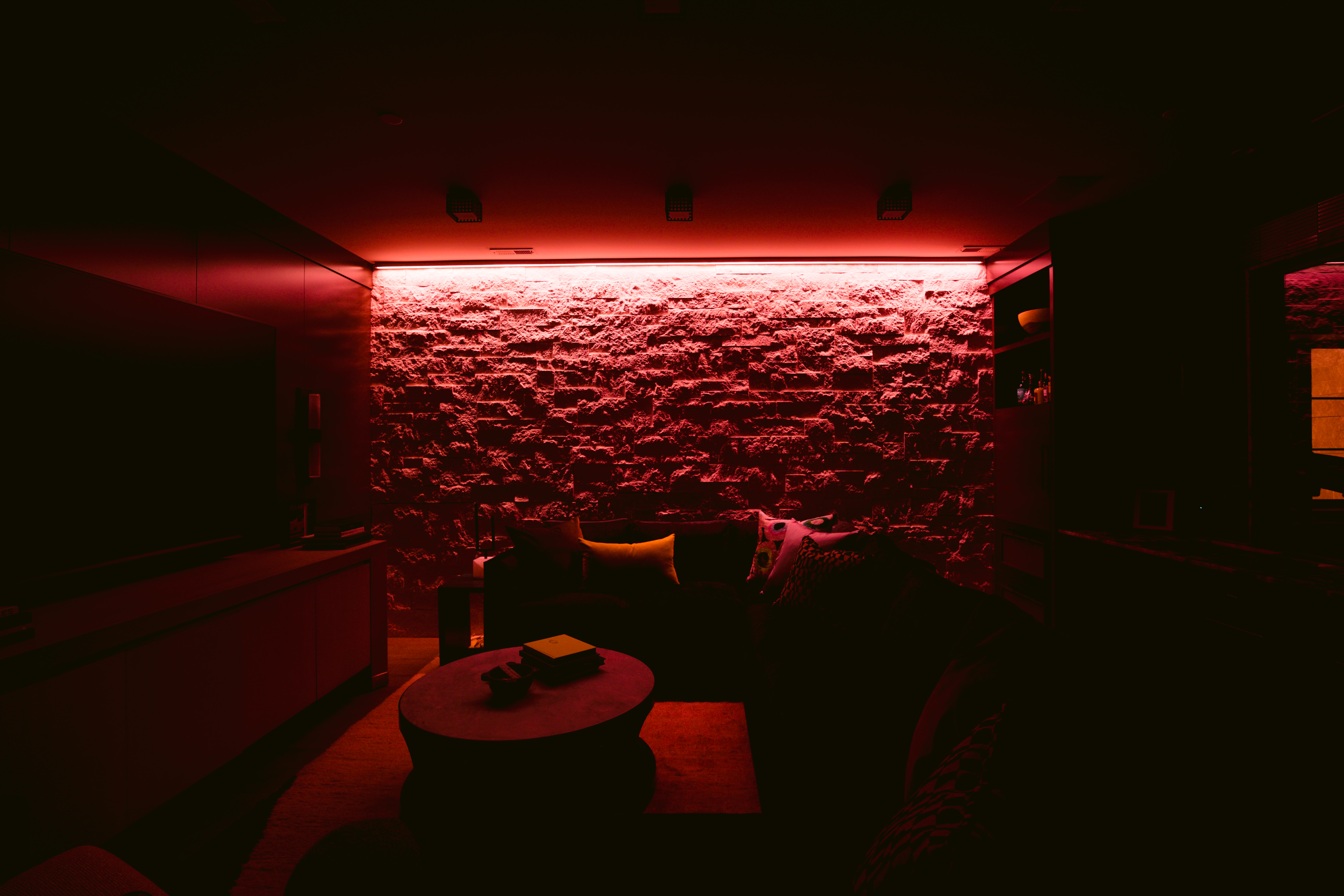 Nova Ceiling Wall Grazer 24VDC Remote Power, TruColor&trade; RGBTW