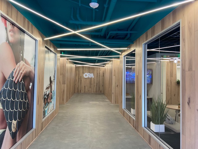 Lazer Line Lighting System Slim Turnbuckle DIY Suspended<br />LED Lighting System, 24VDC Remote Power Supply - Click to Enlarge