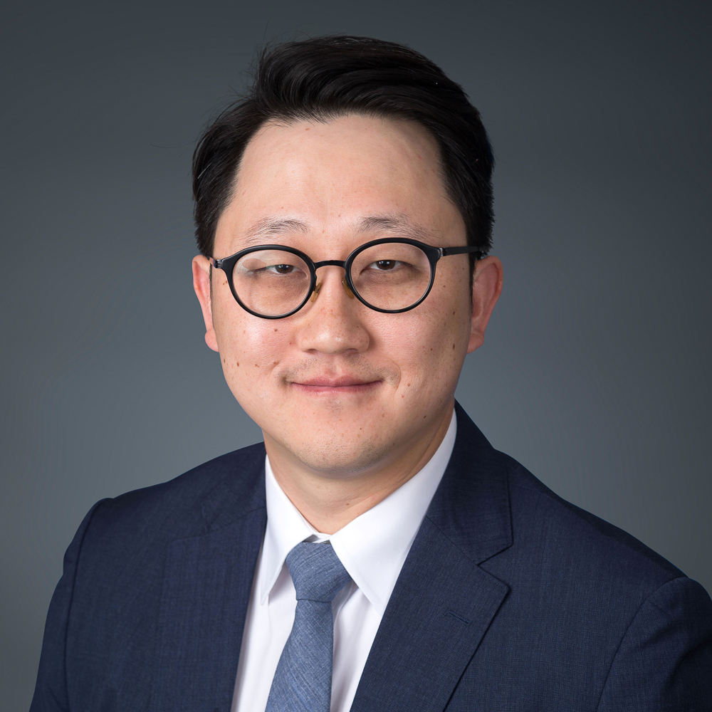 Portrait of Sung Lee, MD