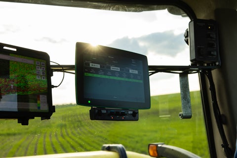 vApplyHD de Precision Planting vous permet d'apporter la dose correcte d'engrais liquide à chaque plante de votre champ.
