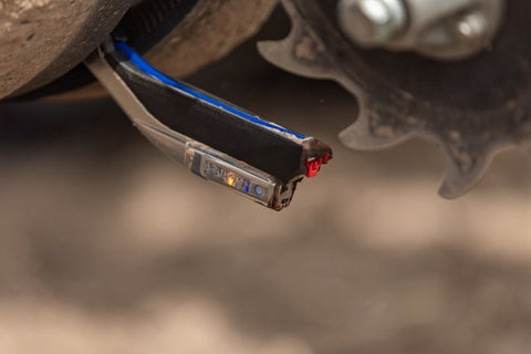 SmartFirmer es una semilla firme-sensor que mide la cantidad de humedad disponible para la semilla, a continuación, ajustar profundidad correctamente.