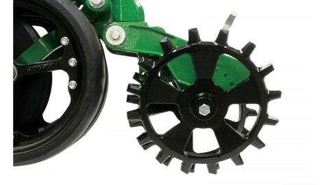 Non-Sensing Dual Yetter Cast Twister® closing wheel