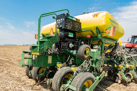 AirForce offers planter-wide or section-controlled automatic downforce on planters. 
