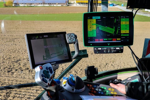 Monitor and control your planter with the 20|20 from Precision Planting. 