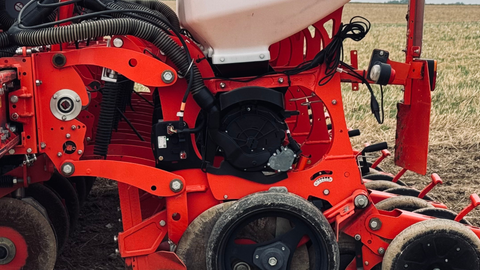 Image of vSet and vDrive mounted on a Gaspardo row unit with vConnect | Drive for control through ISO display.