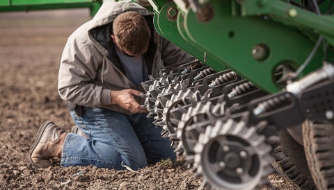 CleanSweep de Precision Planting facilita el ajuste de los limpiadores de hileras.