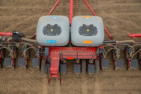 vSet Select, a multi-hybrid planting system, allows you to plant two hybrids using dual meters for switching between hybrids.