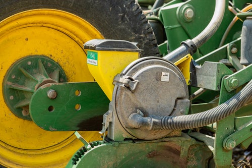 eSet meters offer improved singulation for John Deere vacuum systems.