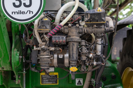 SymphonyVision | Duo features an injection system, preserving tank capacity for less mixing and refilling.
