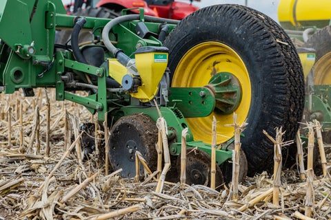 Os medidores eSet oferecem uma melhor singulação para os sistemas de vácuo da John Deere.