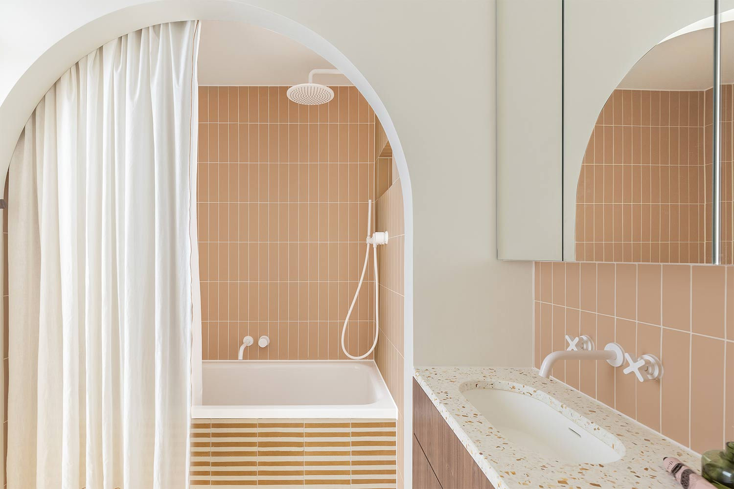Shower Over Bath: Pros and Cons of a Bathtub Shower Combo