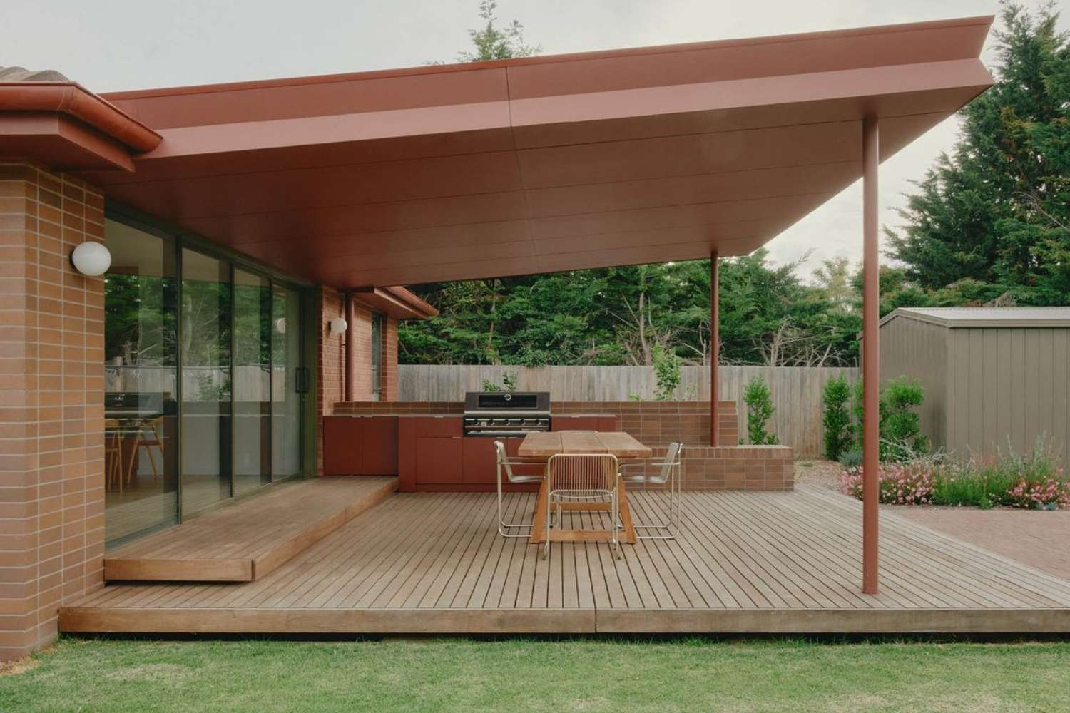 Outdoor Kitchen Designs To See You Through Summer
