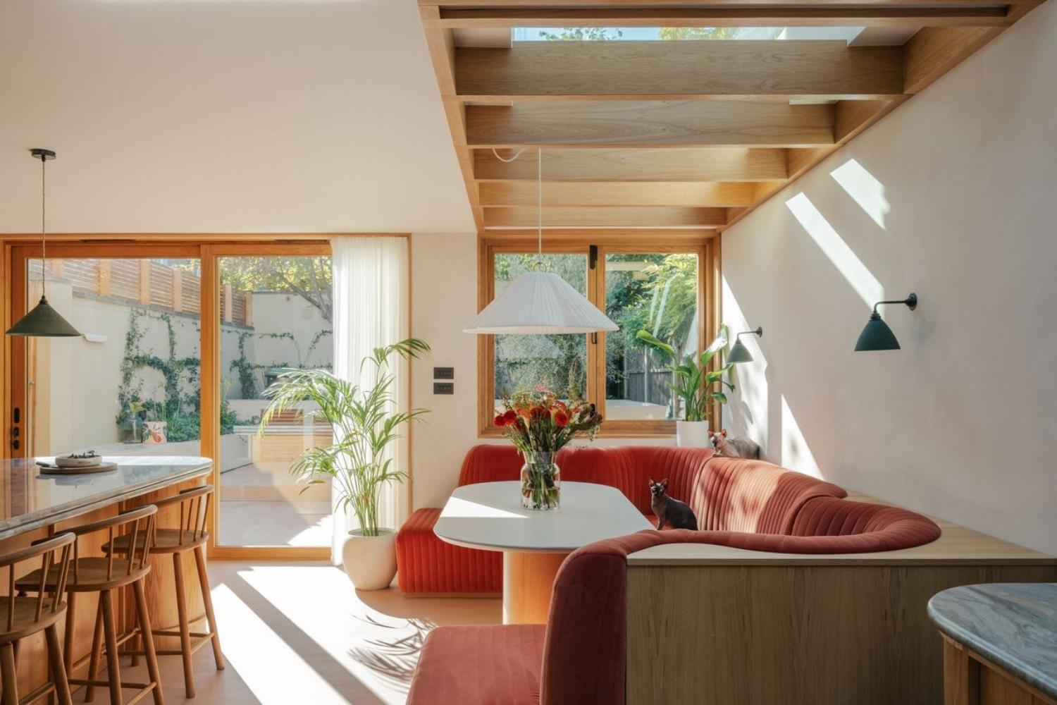 Symposion House: Warm Minimalism Meets Modern UK Interior Design