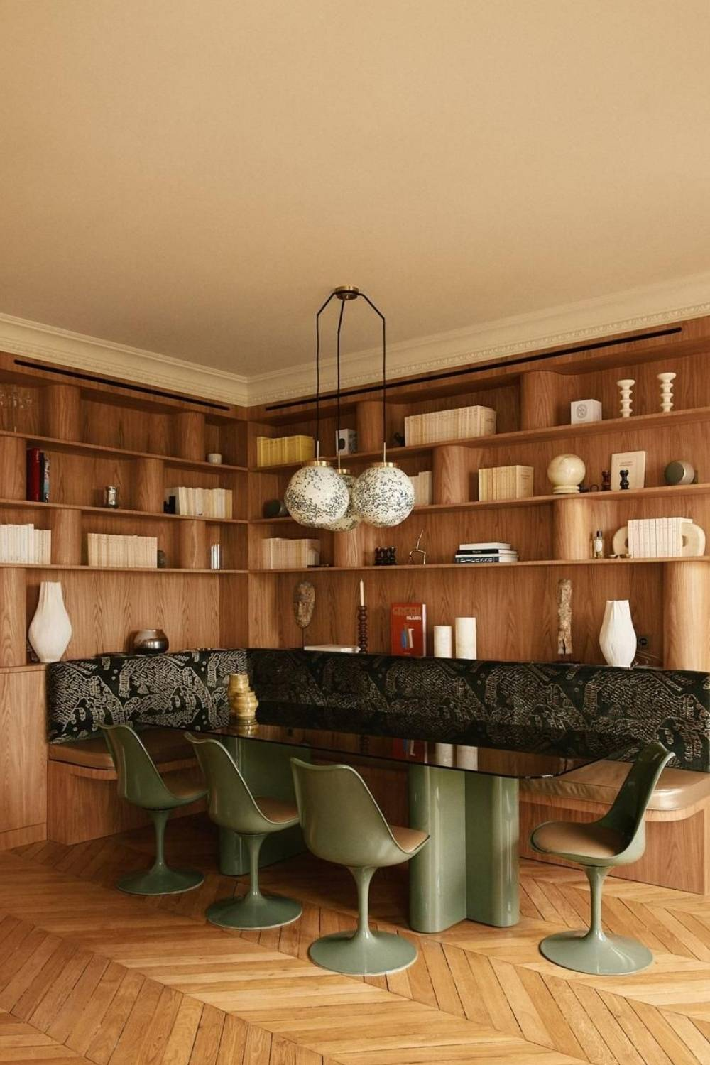 Banquette Seating is Back: Stylish Inspiration for Every Kitchen