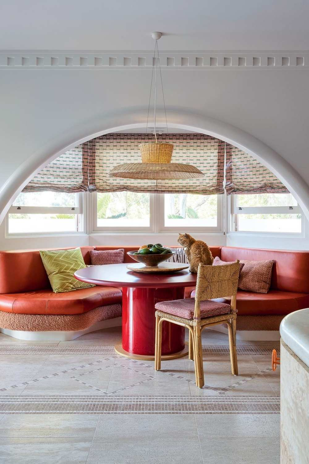 Banquette Seating is Back: Stylish Inspiration for Every Kitchen