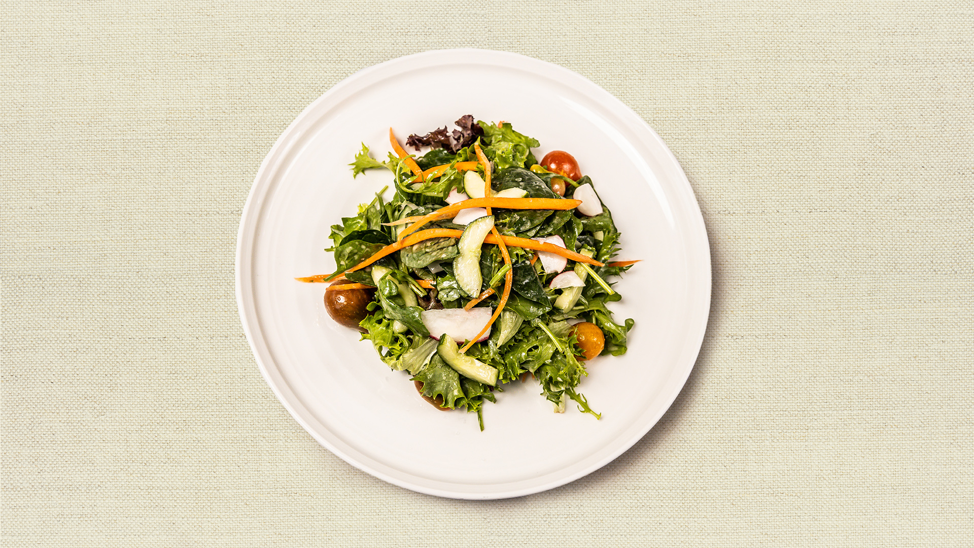 Fresh Greens Salad (gf) - Local, fresh greens, snappy vegetables served with white balsamic vinaigrette. (12-15 oz, gluten free, vegan, serves 2-3)