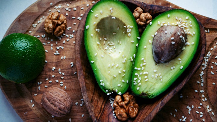 Avocado and walnuts with lime