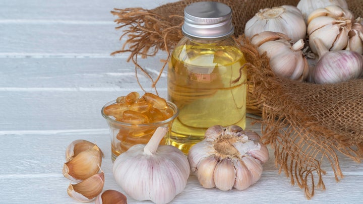 fresh garlic and garlic extract