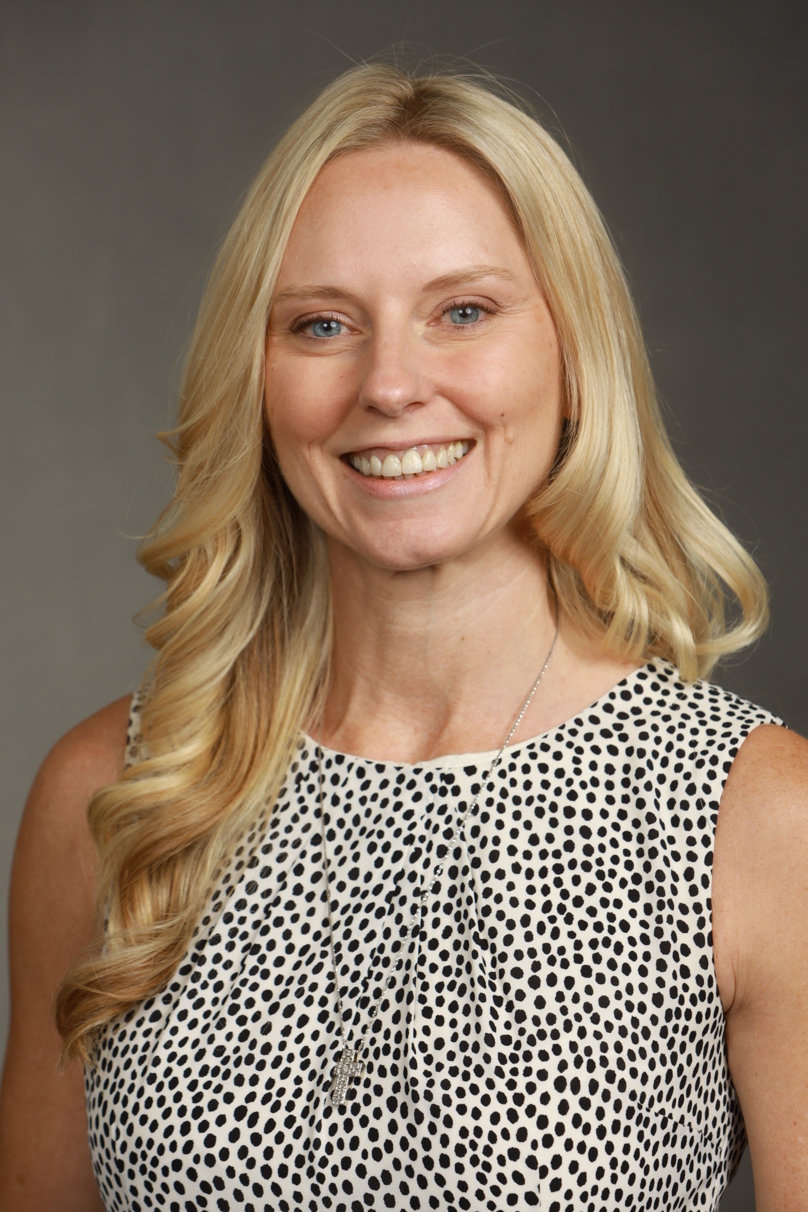 Headshot of Kelly Langdon