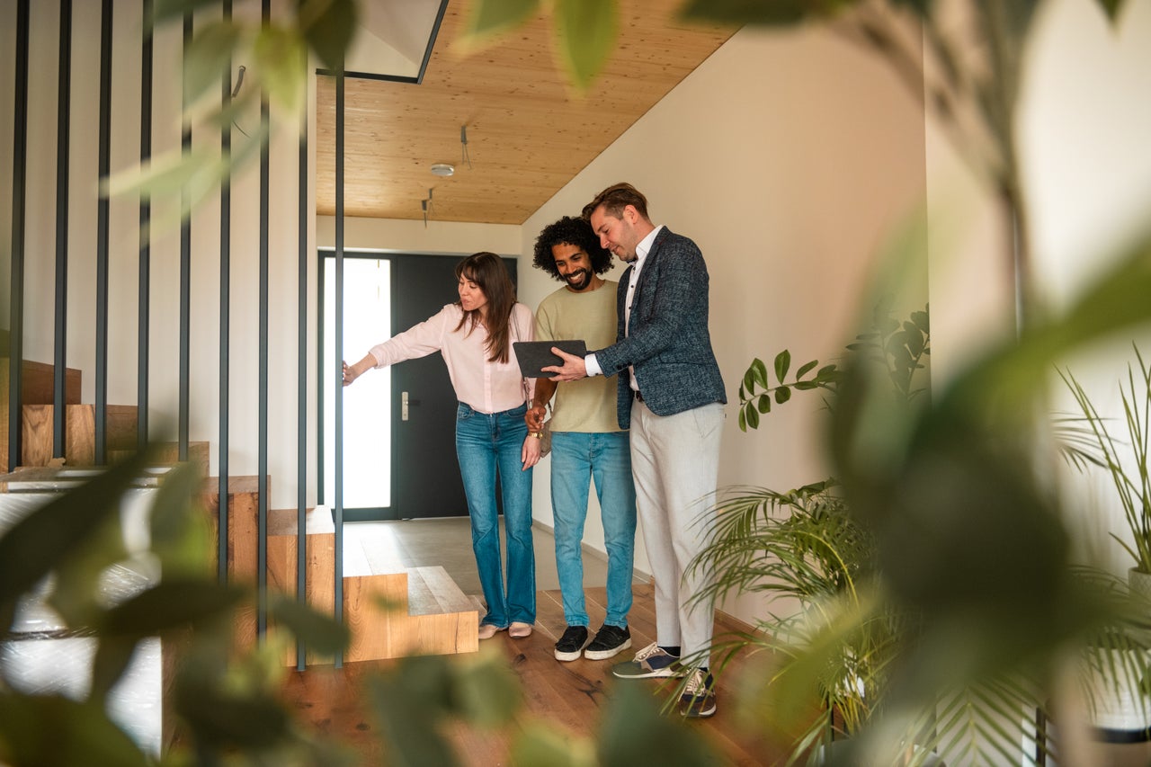 Couple looking to buy a home with a realtor