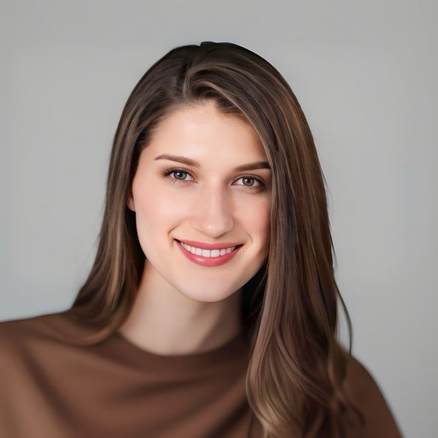 Headshot image of Marine Pontes, Product Analyst at Cotality