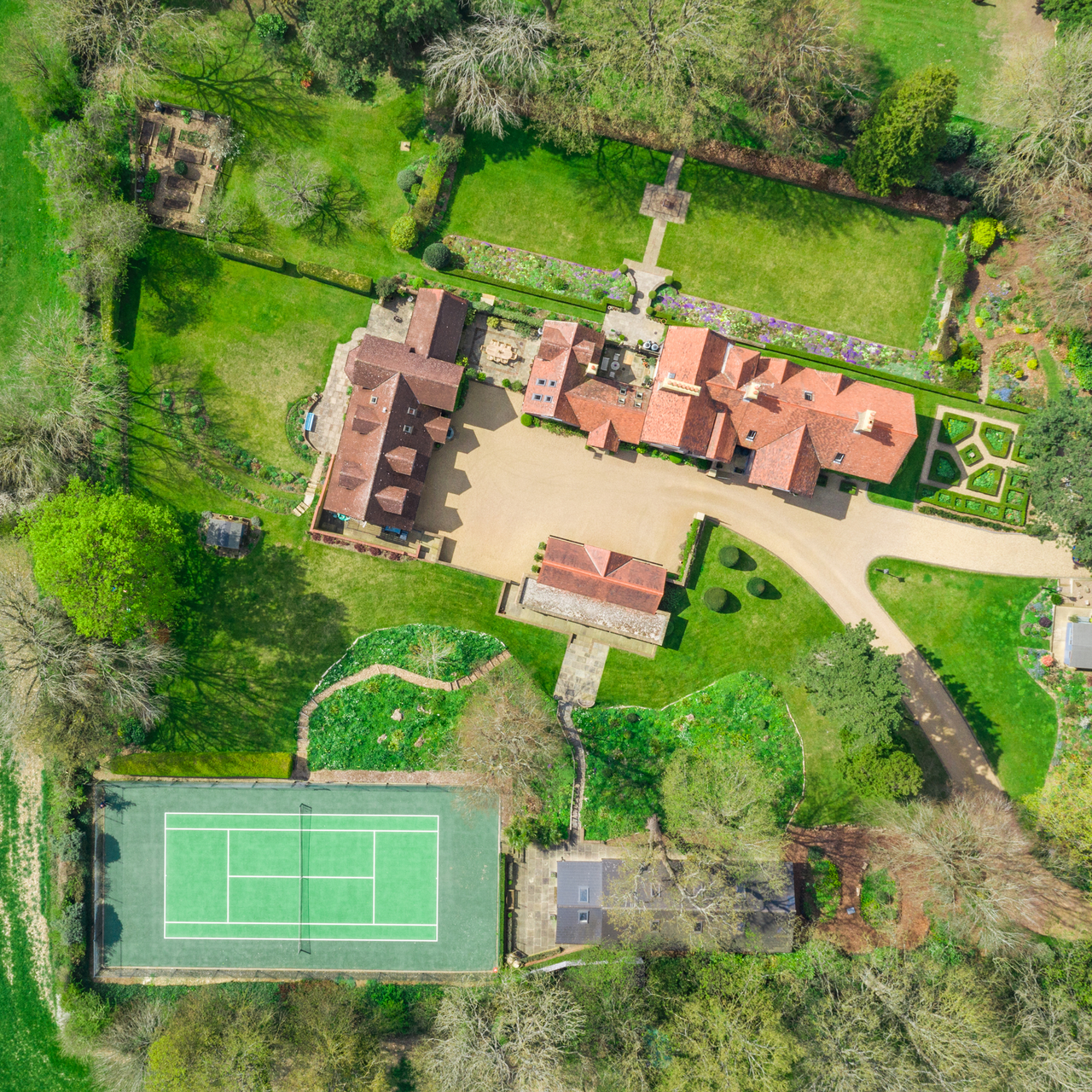 A clear overhead view of a complex, high-value property, highlighting the level of detail needed for accurate risk assessment