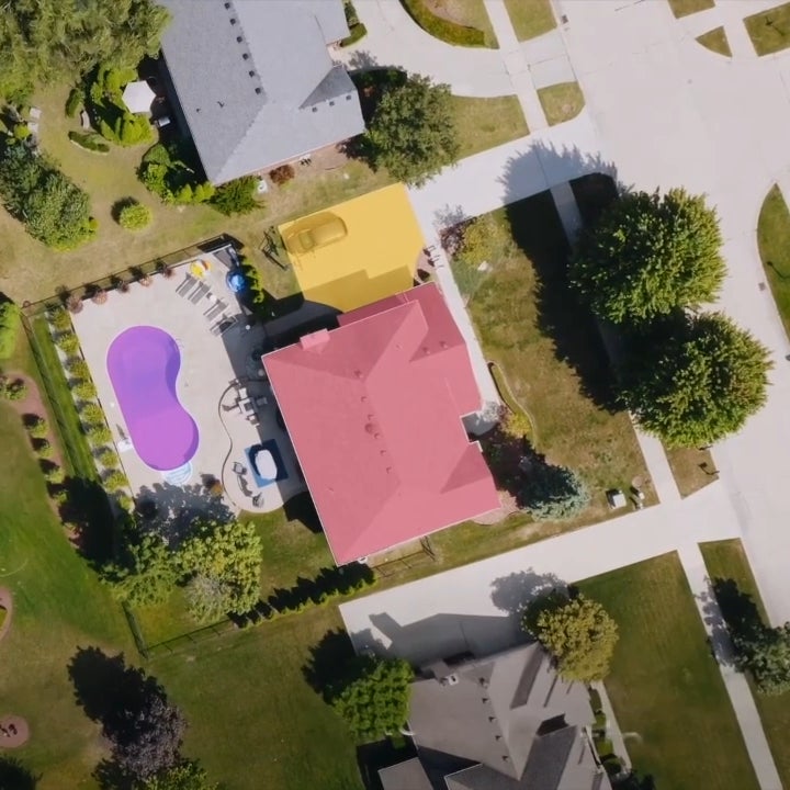 AI analysis of aerial picture of a house with pool
