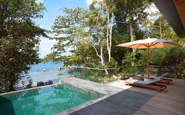 Oceanfront Pool Villa Suite