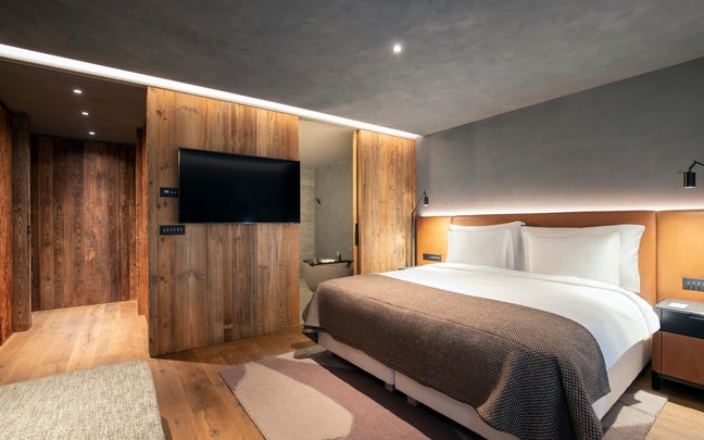 Three-Bedroom Prestige Apartment 
