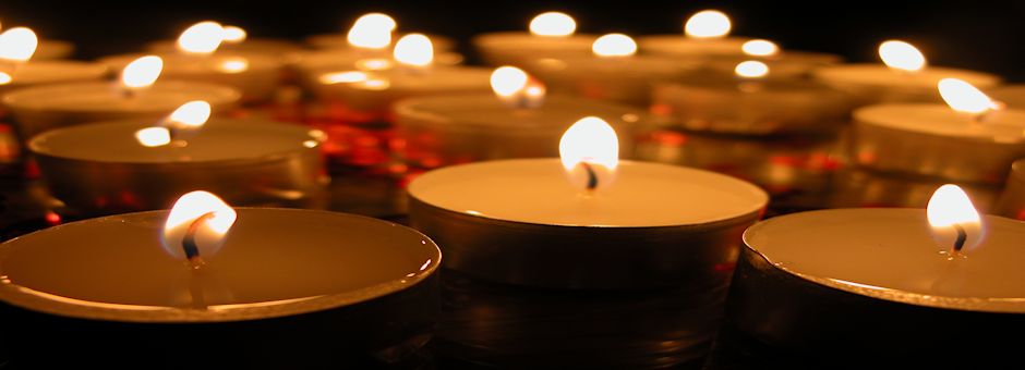 WIR STEHEN ZU IHREN DIENSTEN