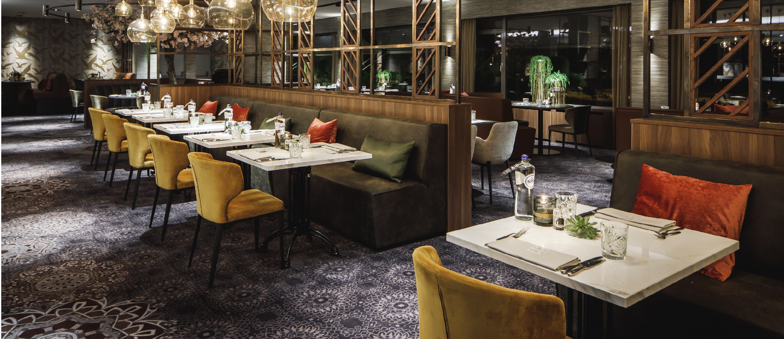 Restaurant check-in en check-out mails