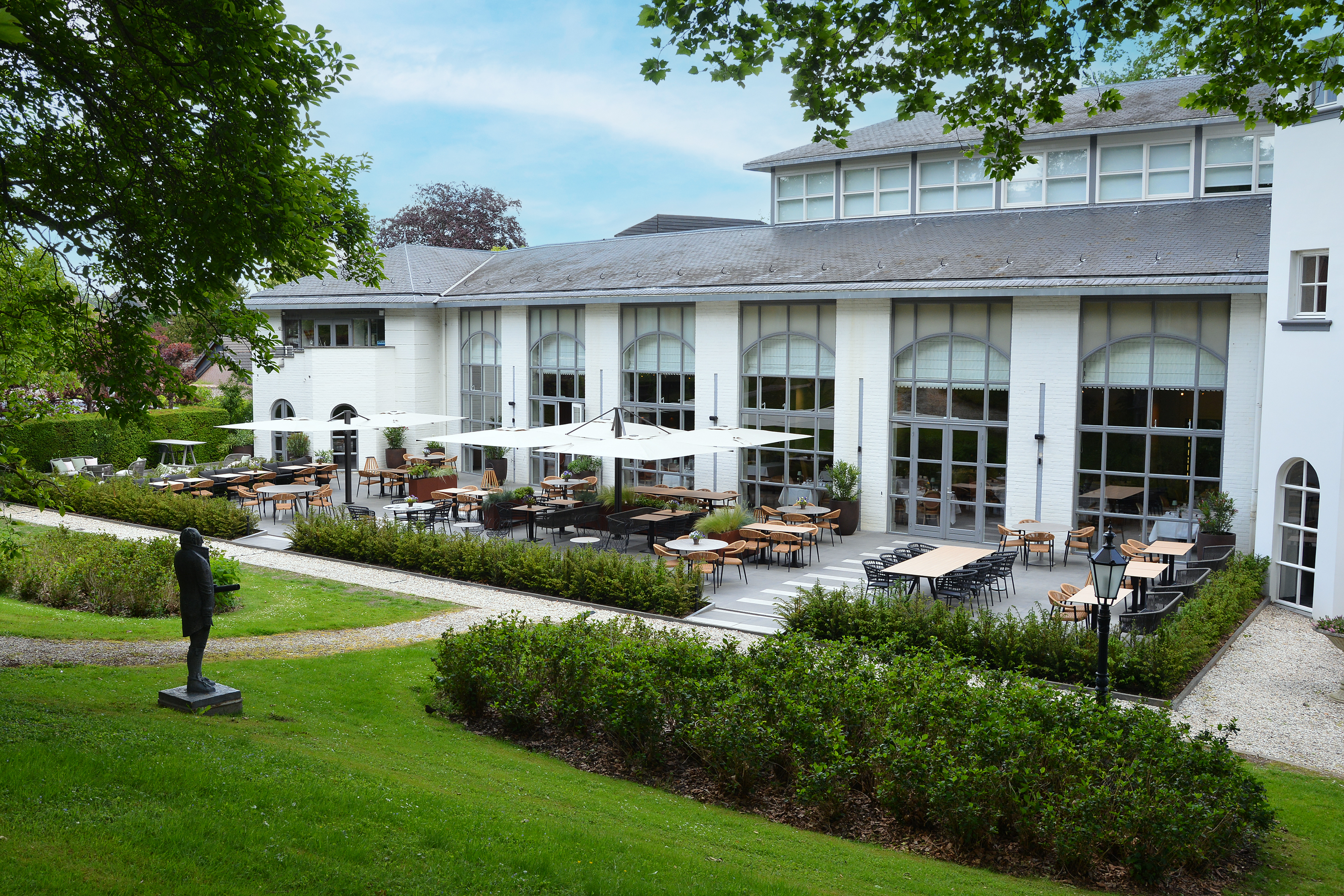 Terrasse und Schlossgarten