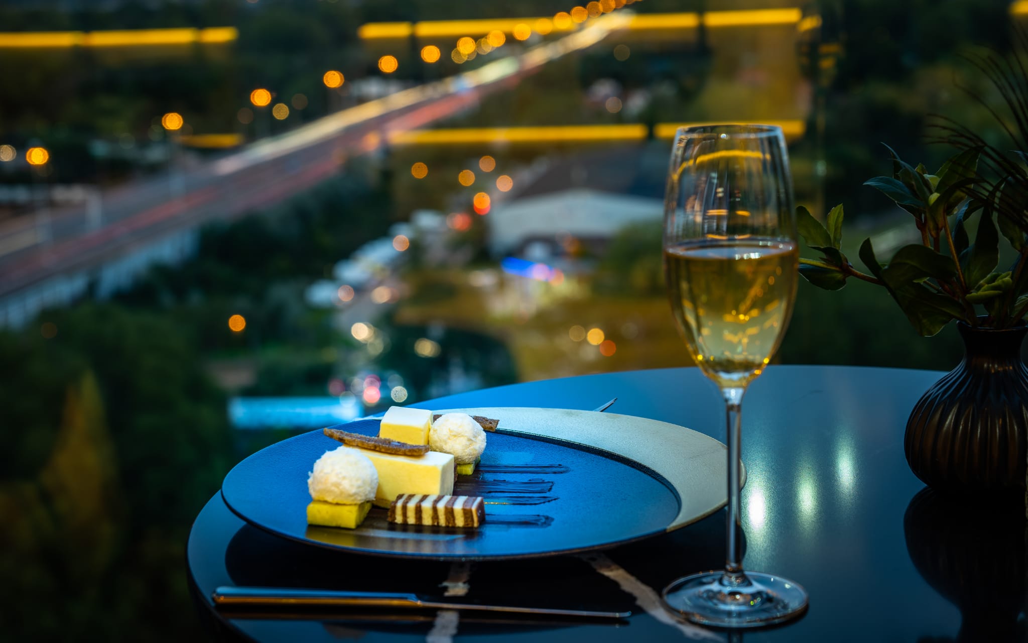 Rooftop restaurant 16th