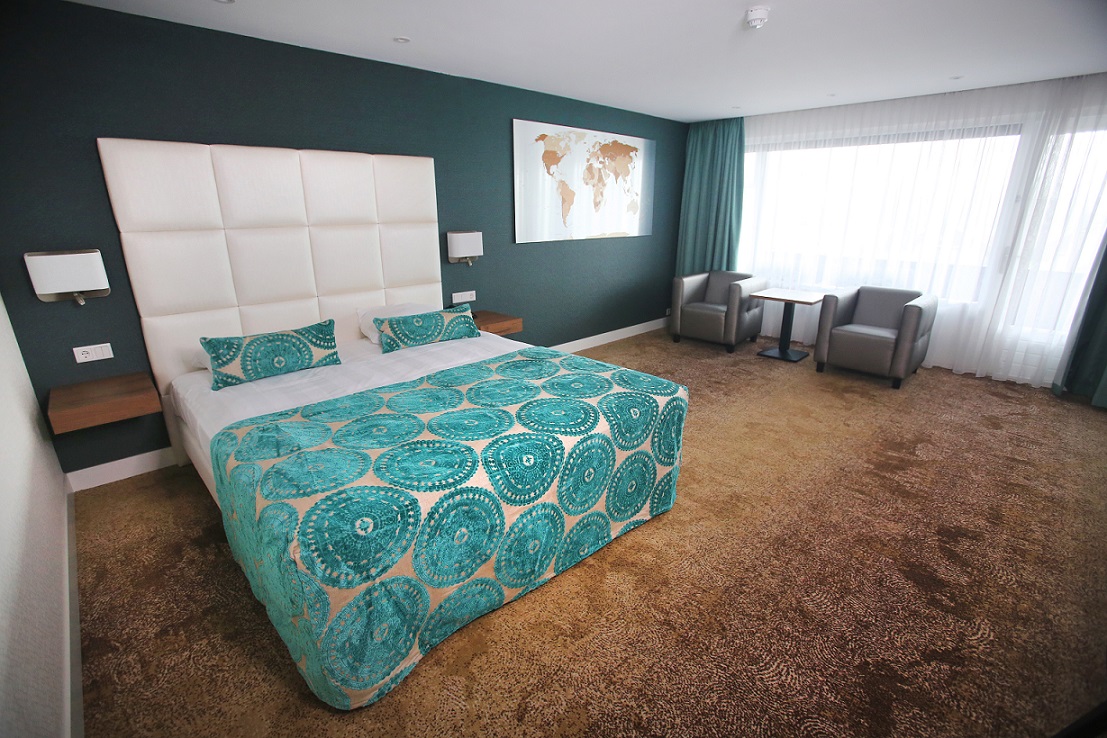 Komfort-Zimmer mit King-Bett