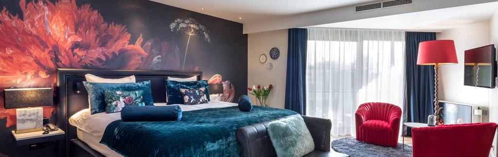 Luxurious overnight stay in our Flora suite