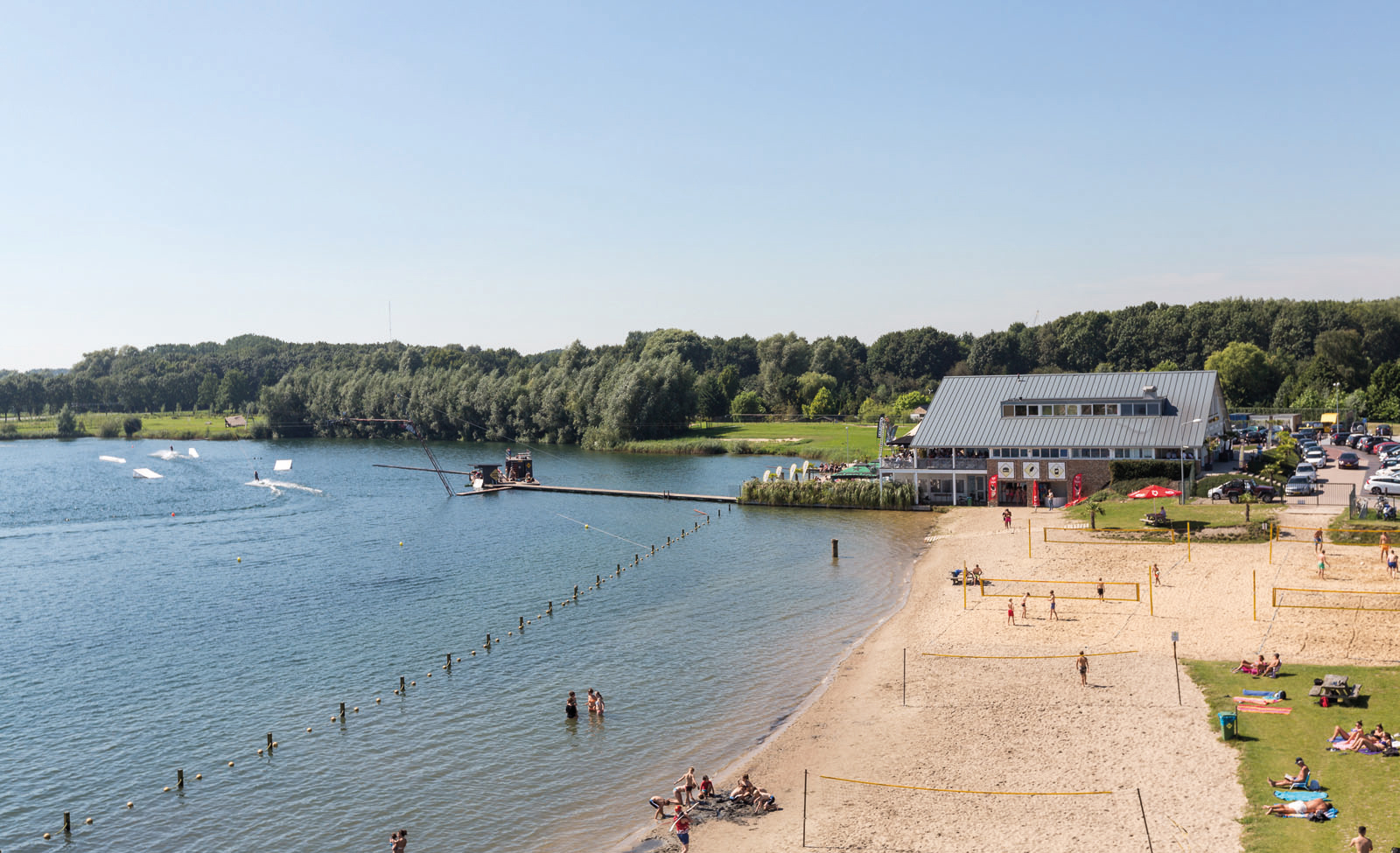 Van wakeboarden tot een potje bubble voetbal