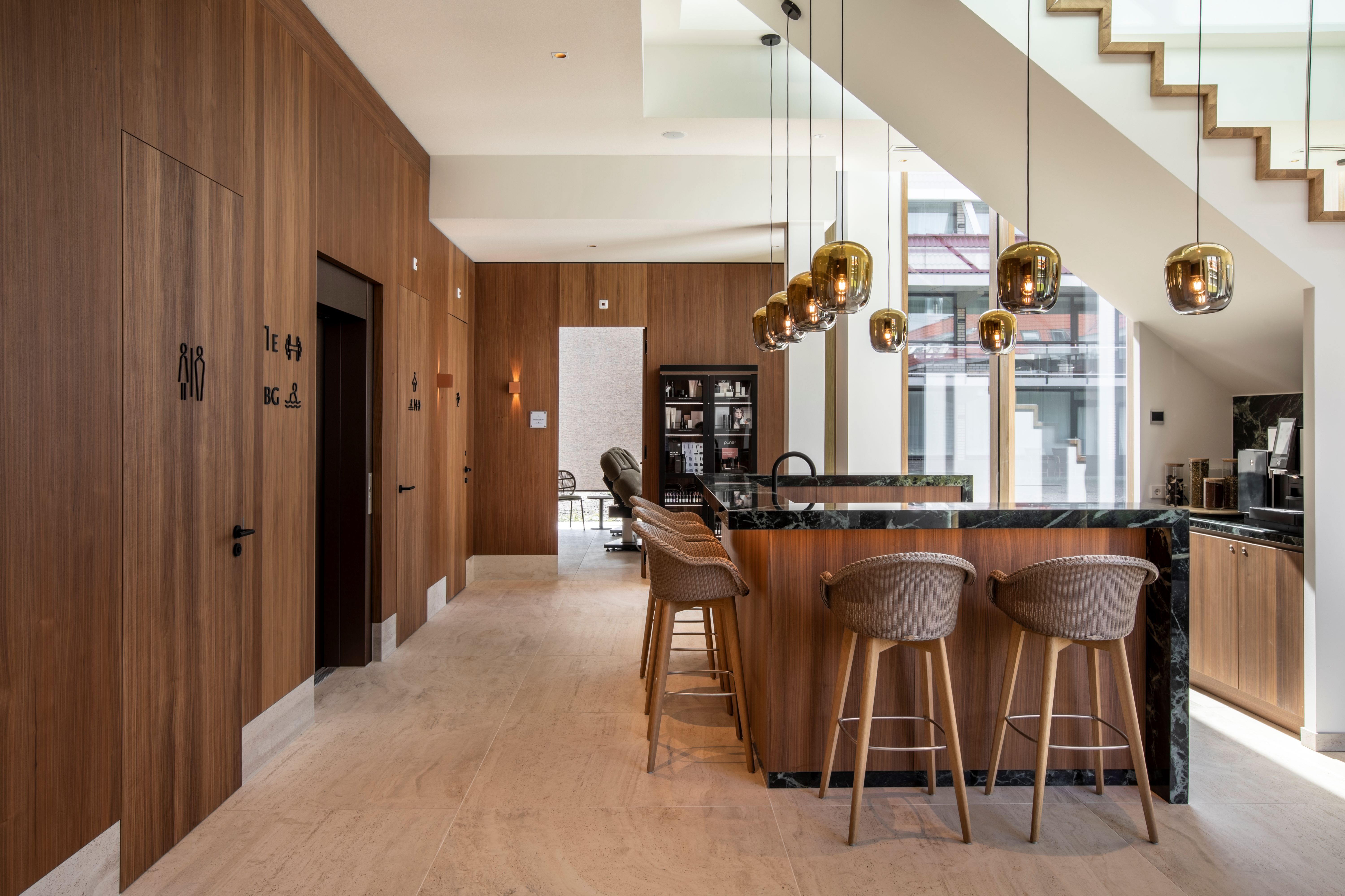 Geniet en ontspan bij B-You Cosmetics