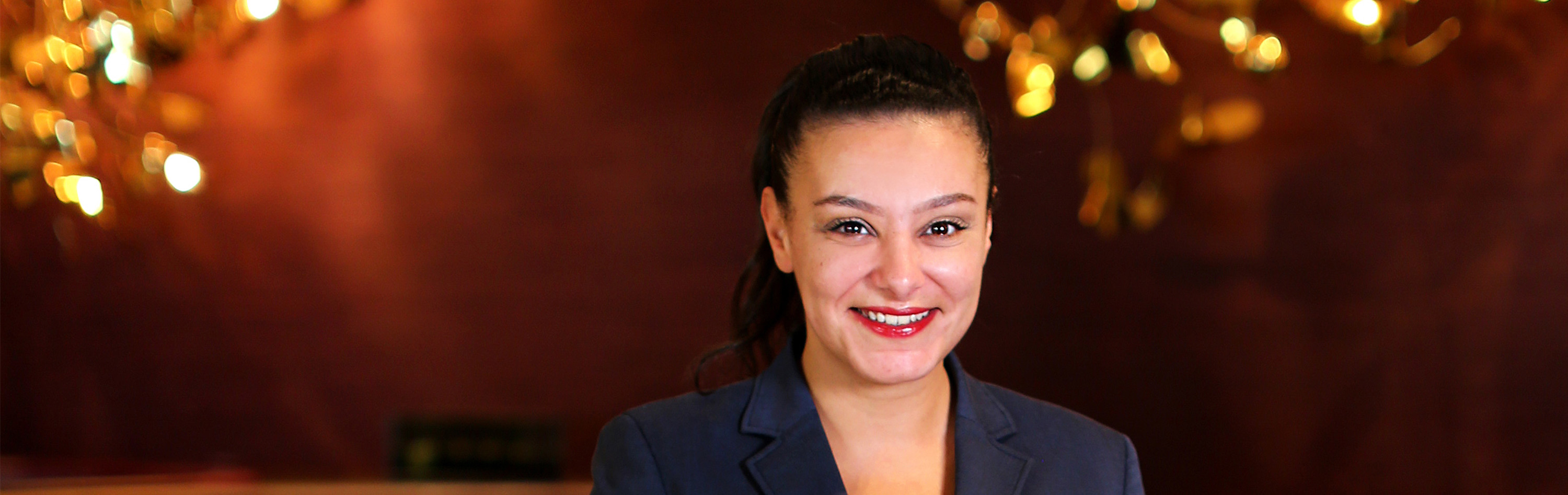 Receptiemanager Faiza: ‘Het eerste wat ik 's morgens doe, is iedereen groeten en vragen hoe het gaat'